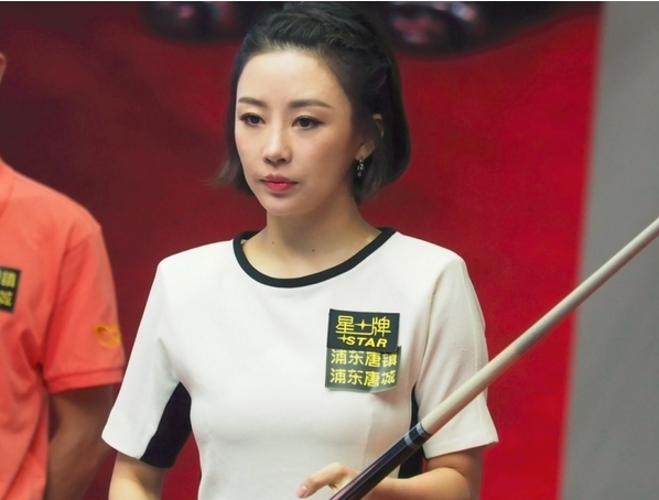 不亏是台球界颜值担当！潘晓婷直播卸妆露女神本色