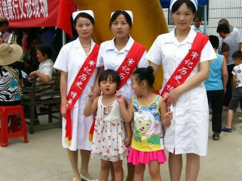 英山的这位护士姐姐都做了些什么,请看视频直