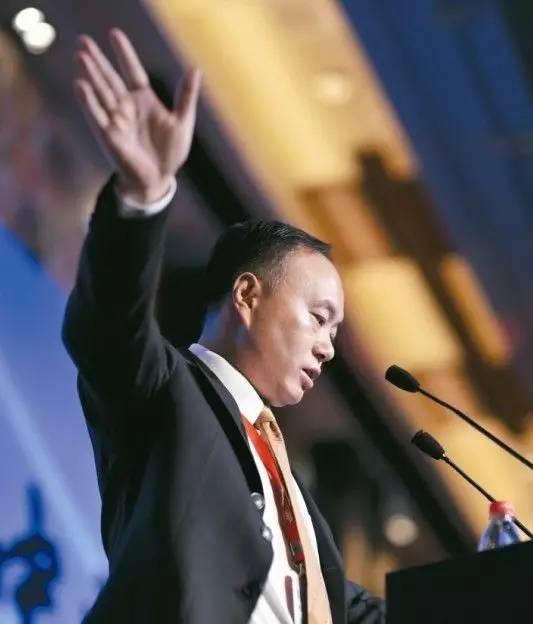 从身价186亿的首富到一无所有,他迅速被人遗忘