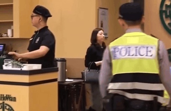 百岁老人吃烧卖庆生被噎过世 妻子:不该催他快吃 百岁老人吃烧卖庆生被噎过世 妻子:不该催他快吃