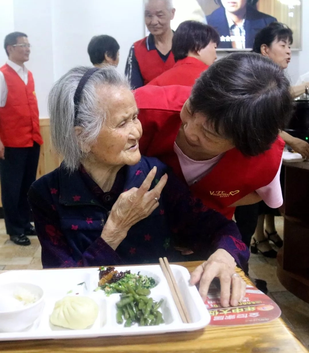 均年龄69,桐君街道这支老年食堂志愿服务队了