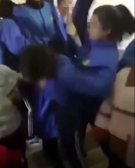 吉林永吉四中一女生遭同学带人轮流施暴 20秒