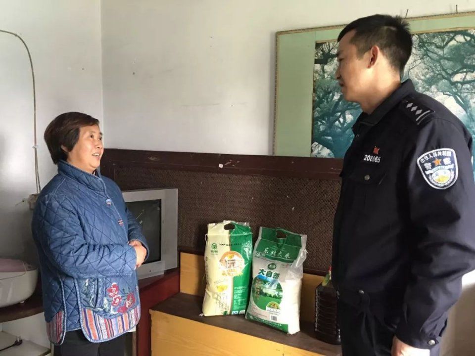 暖心丨四年如一日资助贫困学生 璧山一位基层