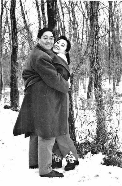 老公入狱倾家荡产 49岁的她竟仍在为爱还债?