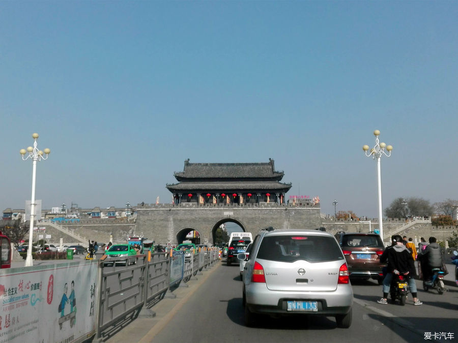 游寿县古城赏千年银杏大树,看那满目金黄美的一塌糊涂.