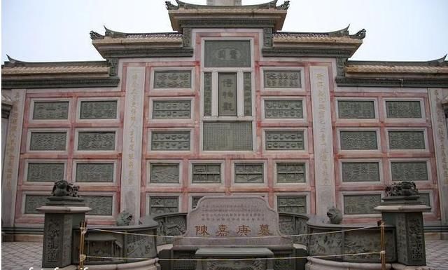 陈嘉庚葬礼极为隆重,周总理、朱德执绋,葬于故