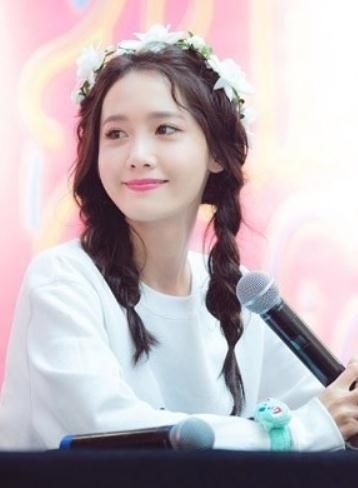 粉丝签售会上花仙子们,IU林允儿周洁琼,谁是