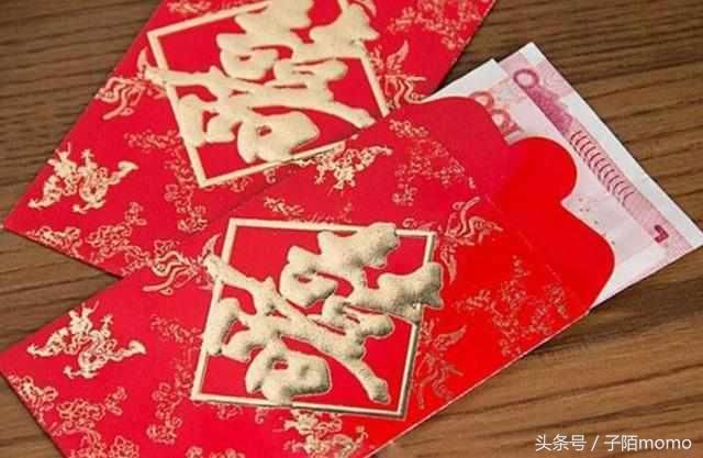 第一次跟男友回家见家长,准婆婆给个大红包,迫