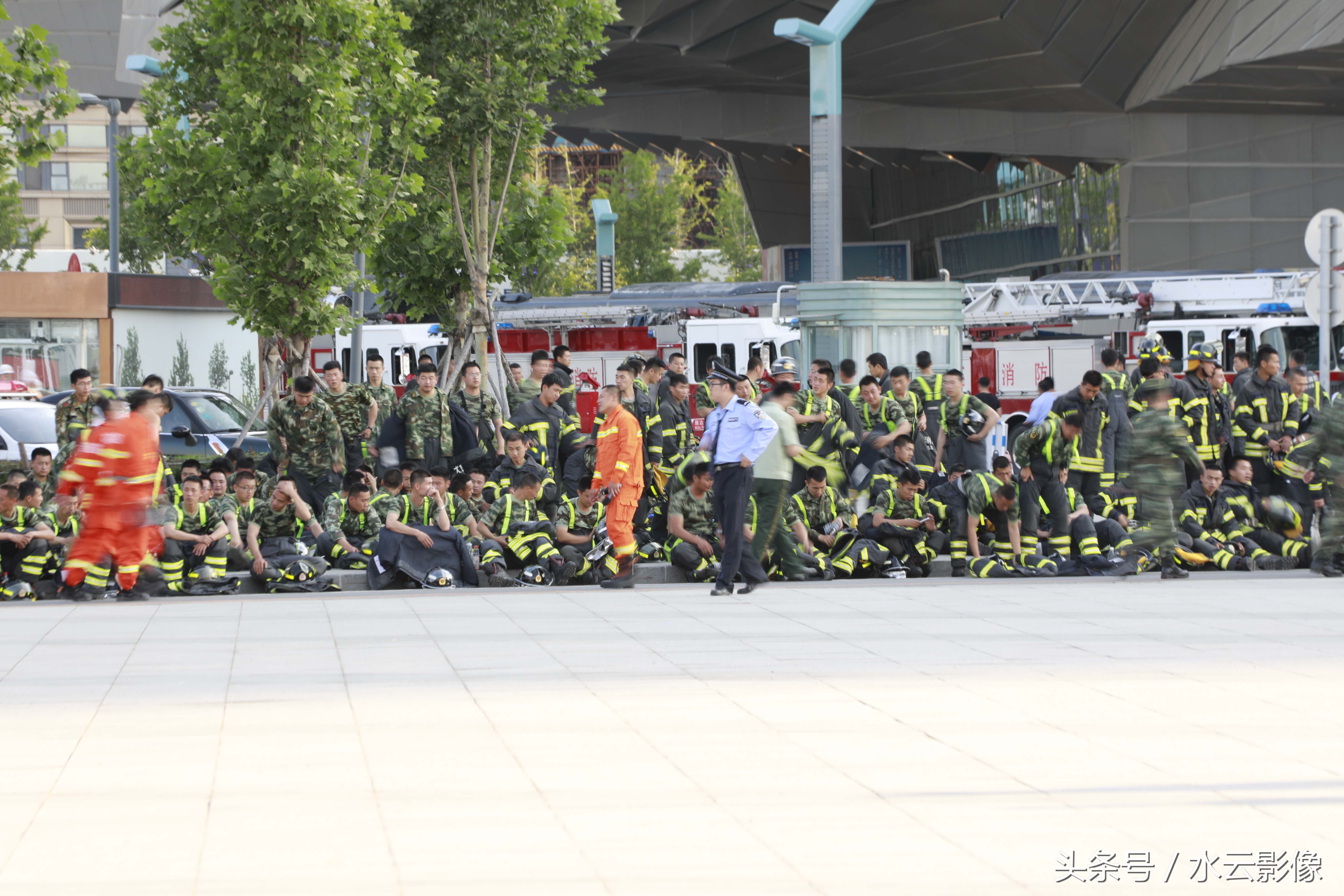 警卫部队、消防官兵退出现役 集体转入公安你