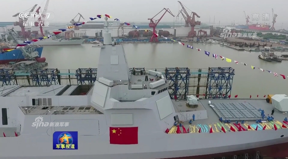 独特视角!空中俯瞰055大驱 128垂发显眼
