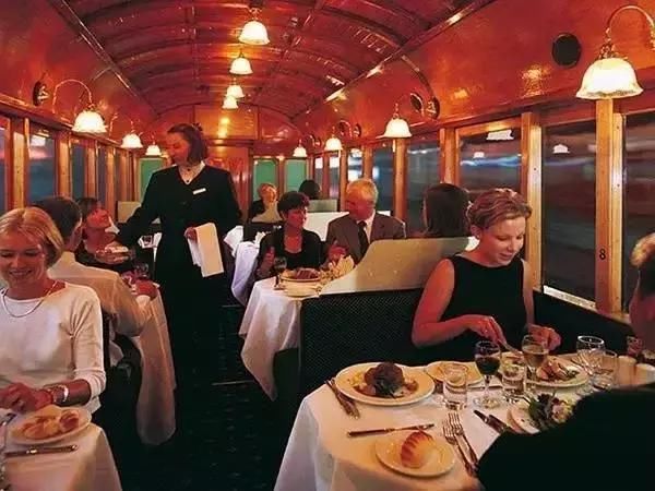 中国游客为何不喜欢吃西餐,一位老外道出了真