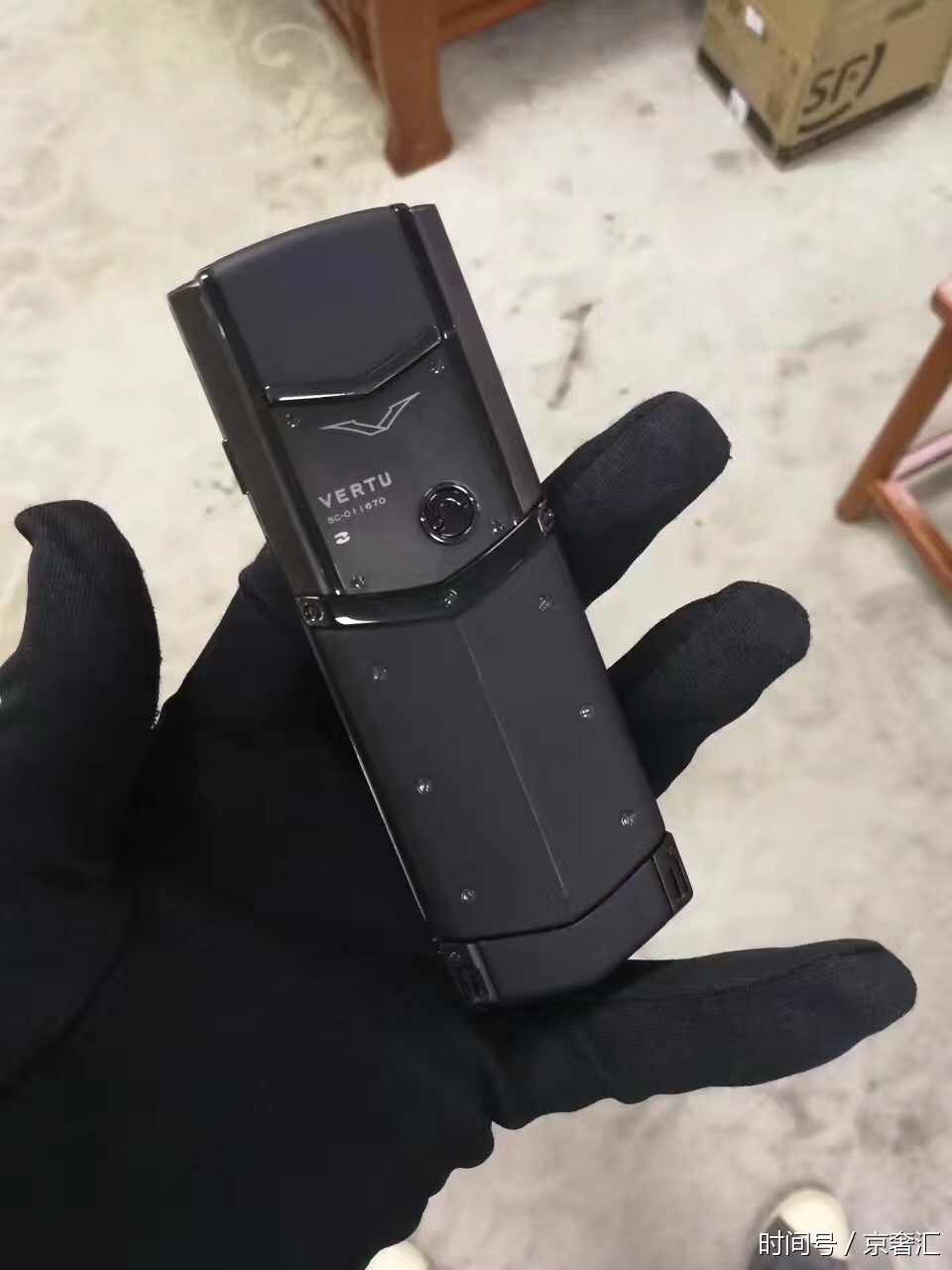 vertu签名版黑色二手三万多到手十几万的手机
