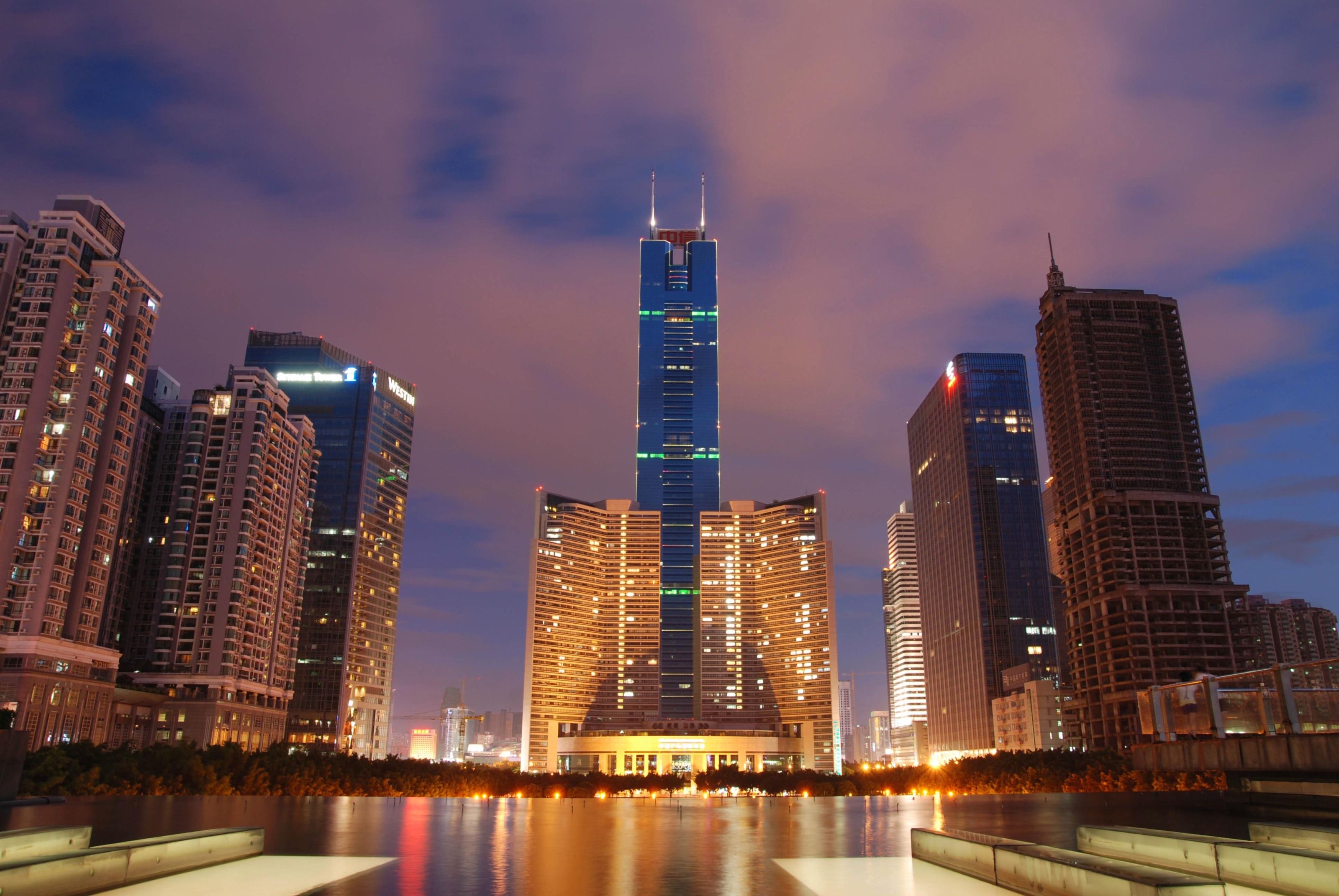 广州到香港即将开通一条时速为250公里高铁,沿