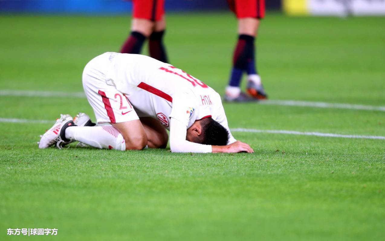 于海赛后跪地痛哭,上海上港亚冠失利最应背锅的不是他