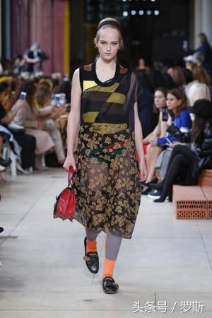 过目难忘的少女--MiuMiu2018春夏高级成衣系列