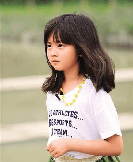 女大十八变,黄磊大女儿多多近照爆出,美哭了!