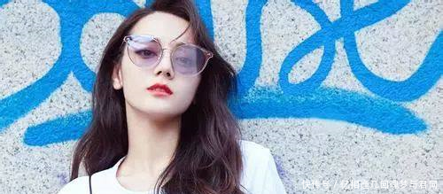 8位女星不爱穿高跟鞋的原因,赵丽颖的尴尬,佟