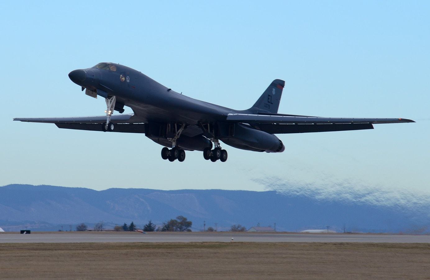 美军计划为B-1B轰炸机升级高超音速导弹发射能力