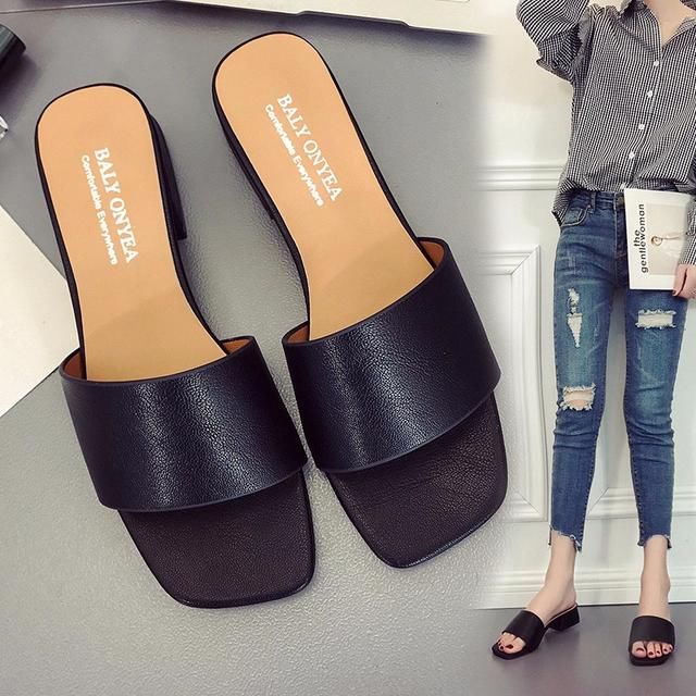 假如你不喜欢穿高跟鞋,怕掉跟!看看这几款凉鞋