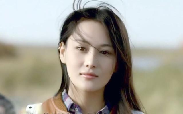 女星不戴美瞳:唐嫣脸上无神,李小璐网红脸,戚薇