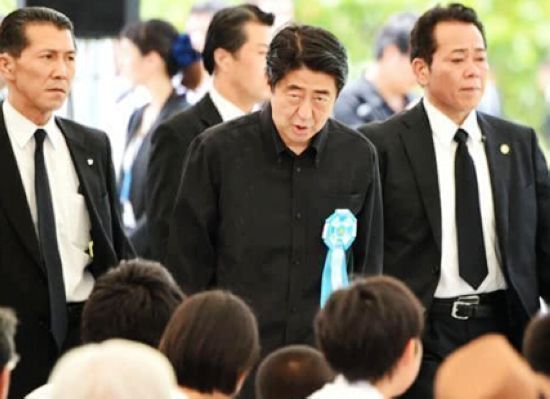 安倍向靖国神社供奉祭祀费