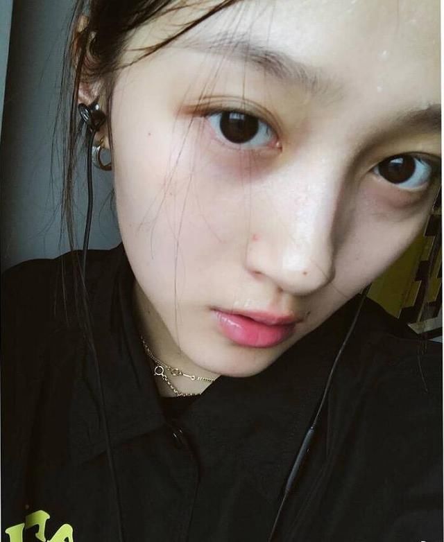 周扬青素颜很美?那是你没见过49岁许晴卸妆,关