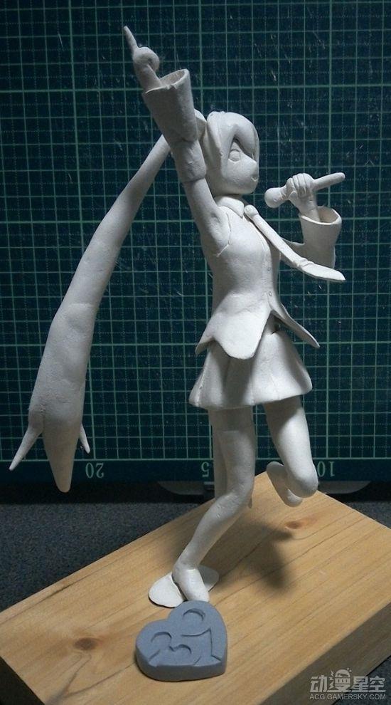 日本网友自制"邪神初音"手办 外形无法直视