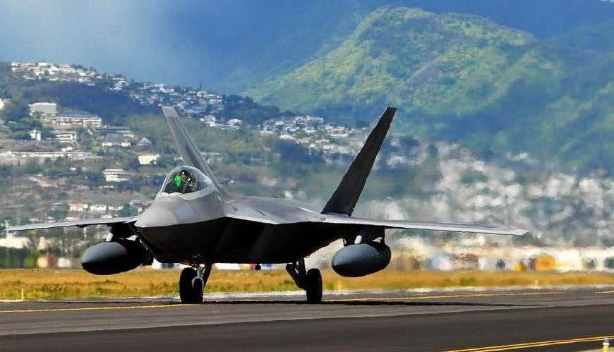 歼20曾差点遭遇F-22坠毁事故,最终化险为夷,世