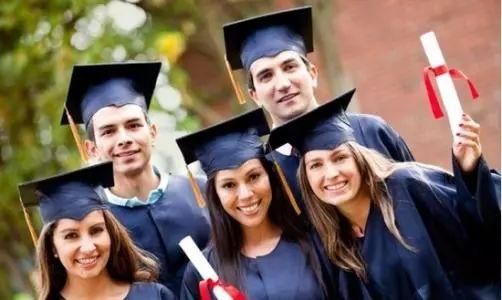 特朗普严打非法移民的手伸向留学生,签证过期