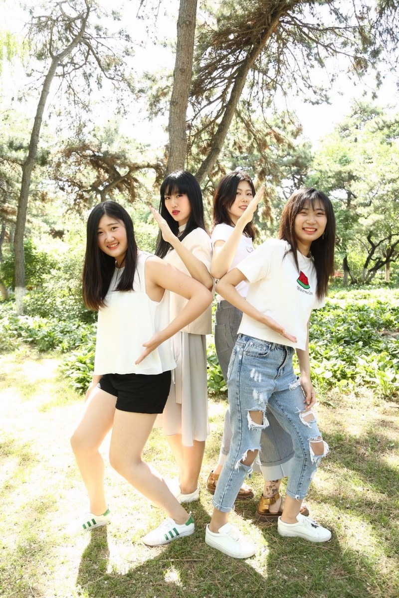 贱萌拍照姿势大全,情侣照,亲友照一锅端 贱萌拍照姿势大全,情侣照,亲友照一锅端