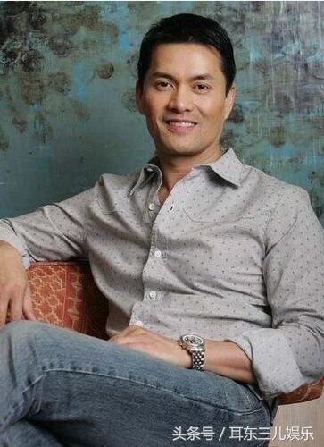 62岁吕良伟和16岁儿子吕善扬的近照,这颜值和他爹实在相差太远!