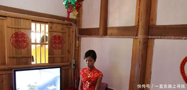 在农村结婚,娘家要十万彩礼,城市结婚,女方送嫁