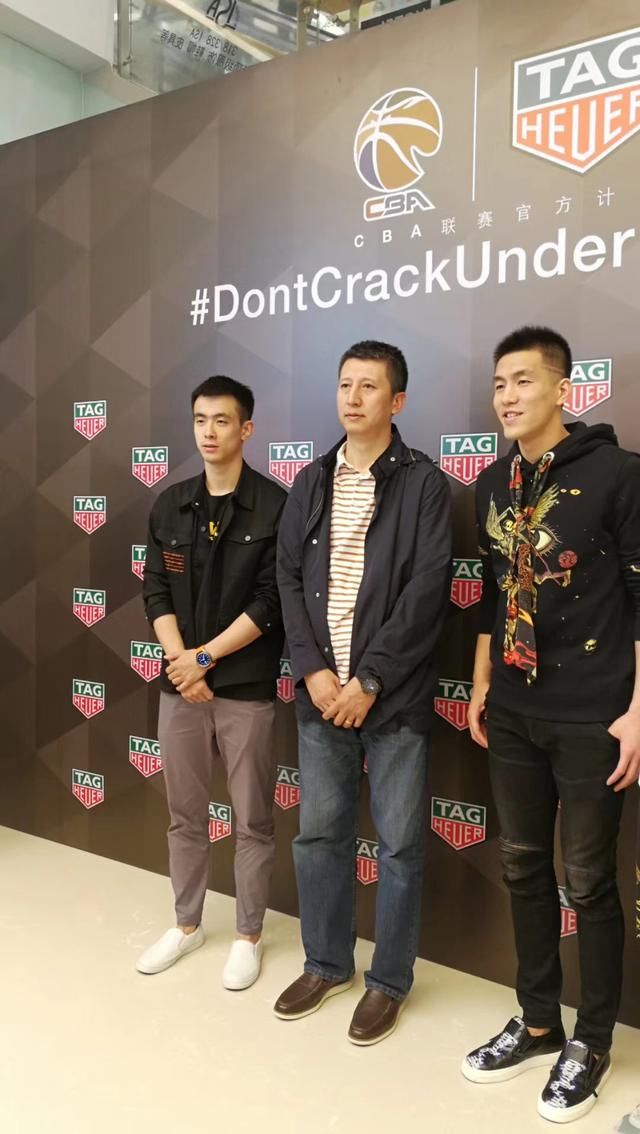 辽宁男篮主教练郭士强携郭艾伦、赵继伟 出席