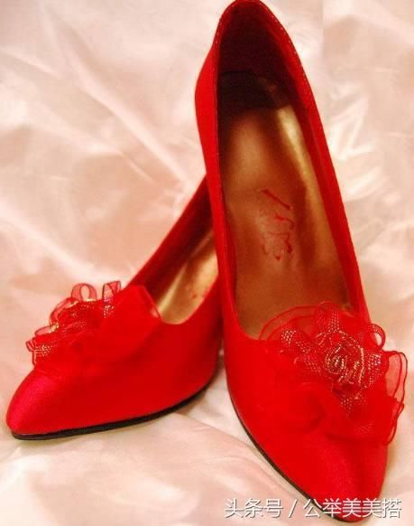 心理测试:假如你结婚最想穿下面哪双鞋?测你能