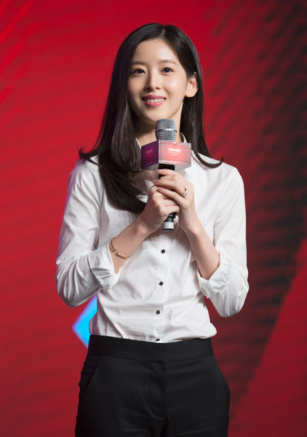 “奶茶妹”章泽天:老刘管京东 我管家庭和公益 “奶茶妹”章泽天:老刘管京东 我管家庭和公益