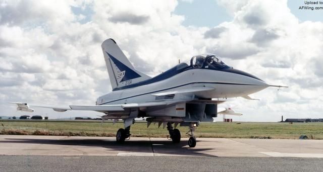 欧洲三雄之西欧空军代表作就是--台风战斗机