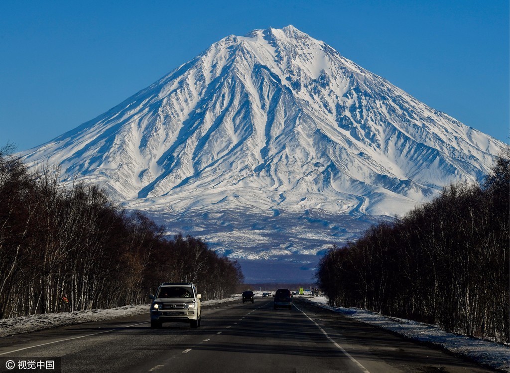 探访俄罗斯远东地区历史城市 远望雪山如梦似幻