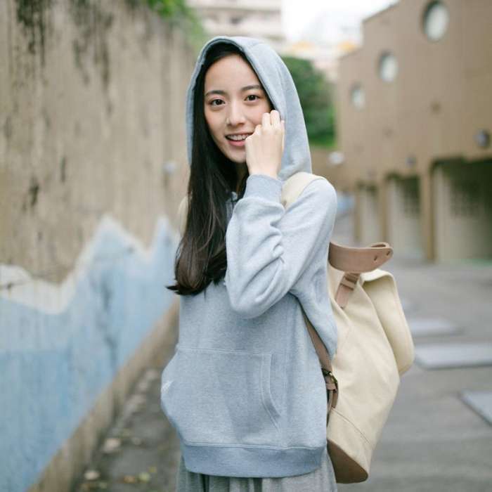 时尚搭配牛仔装原来穿大一号的才是真时髦