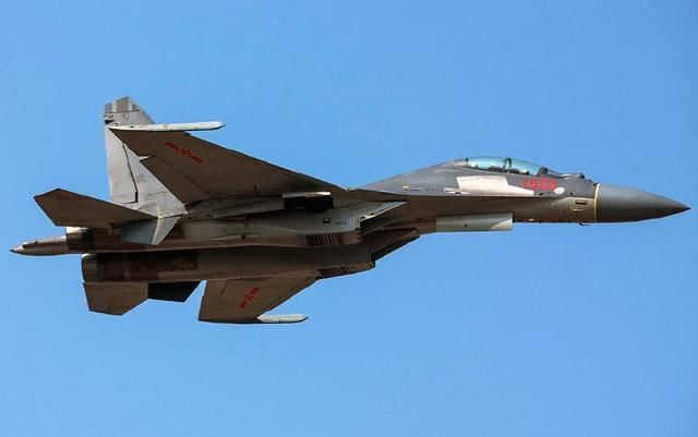 中国歼16战机过百数量首次全面曝光:这次或将