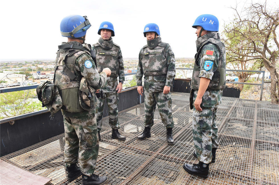 联合国代表视察中国驻南苏丹维和部队 联合国代表视察中国驻南苏丹维和部队