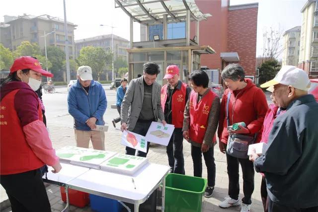 垃圾分类我带头!平湖五百多名党员志愿宣传垃