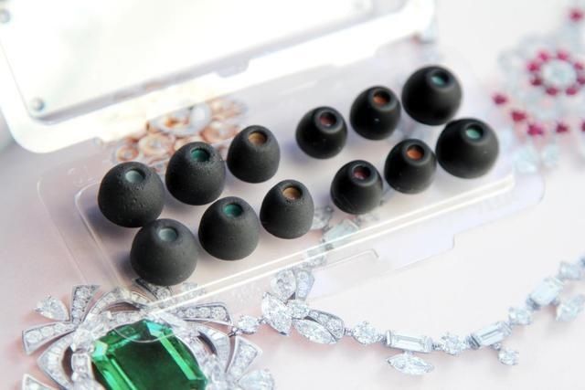 索尼WI-1000X&BOSE QC30降噪终极PK,为何