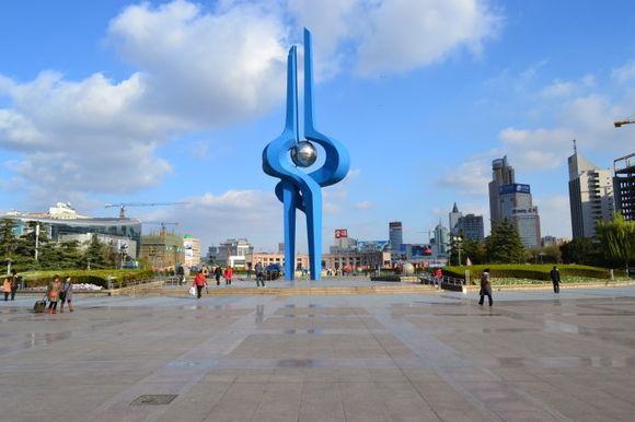 山东每个城市地标建筑,济南泉城广场,青岛五四广场,烟台蓬莱阁