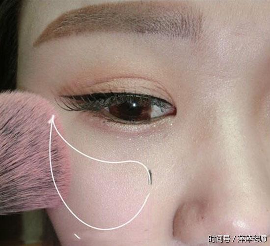 网红如何化妆教程 以及详细介绍化妆步骤