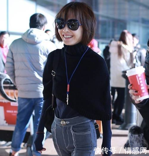 鲁豫瘦了真敢穿!毛衣到腰间就没了,网友腰细的