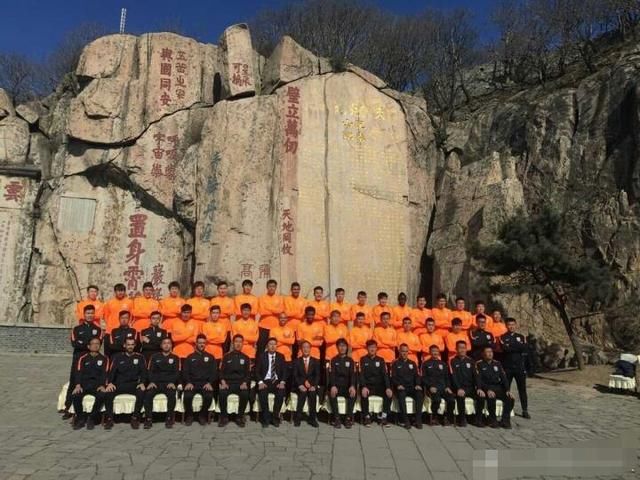 鲁能泰山大名单确定!一人无奈落选9名U23留队