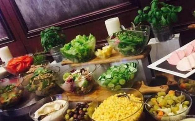 知道国足为何进不了世界杯吗?是因为吃的不行