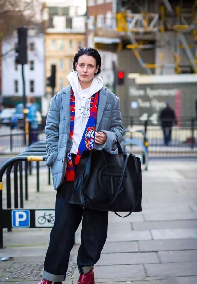 卫衣+阔腿裤=冬天最简单又时髦的保暖搭配!