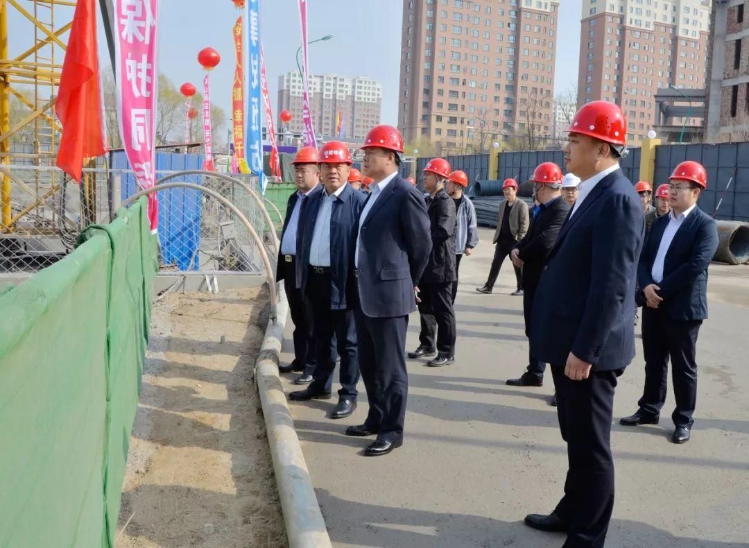 桦甸市委书记夏茂军视察金城综合楼建设项目进展情况