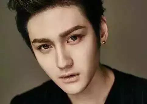 疑暴露新男友,还直面黑点…林允小号信息量巨